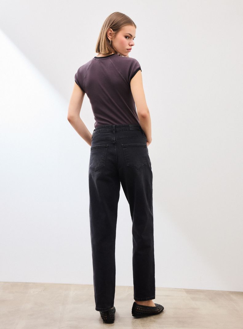 993441-0001-006.jpg