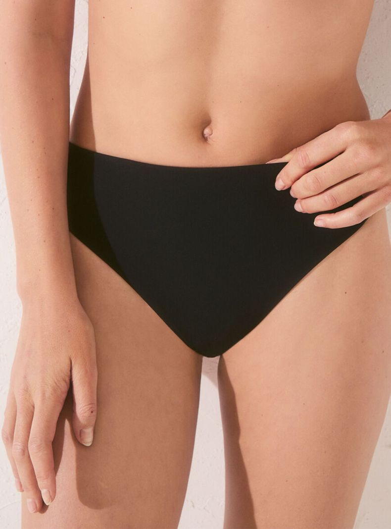 Calzón Bikini Alto Moldeadora Color Básico