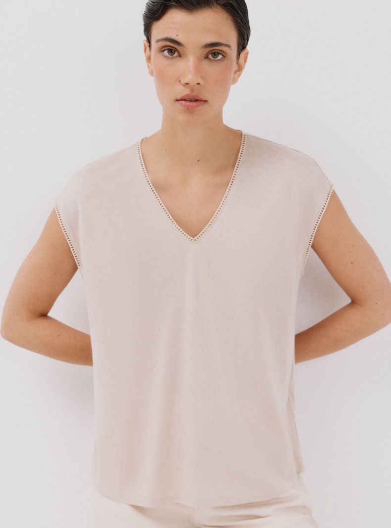 Polera Bordada con Efecto Lino
