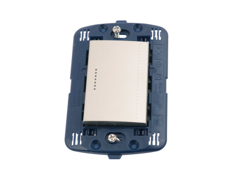 Interruptor semi-armado 9/24 tech Bticino-1
