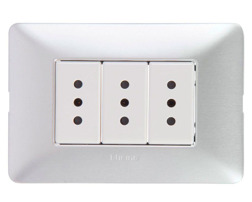 Toma triple 2 polo tierra 10a armada placa aluminio Bticino-0