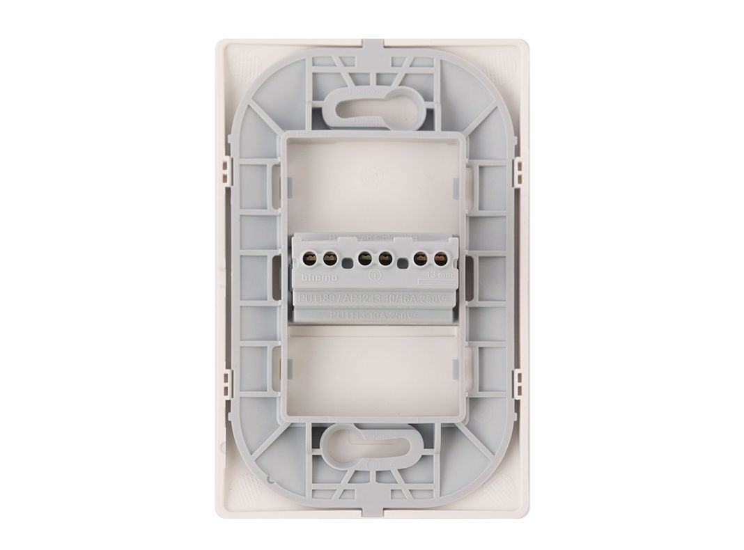 Enchufe armado 10/16A 250V 2P+T bipaso blanco Bticino-2