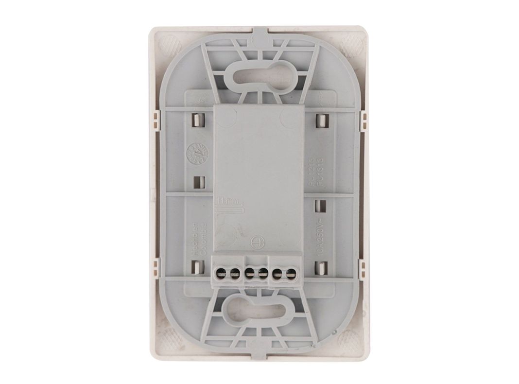 Placa armada tomacorriente 10A 2P+T blanco Bticino-2