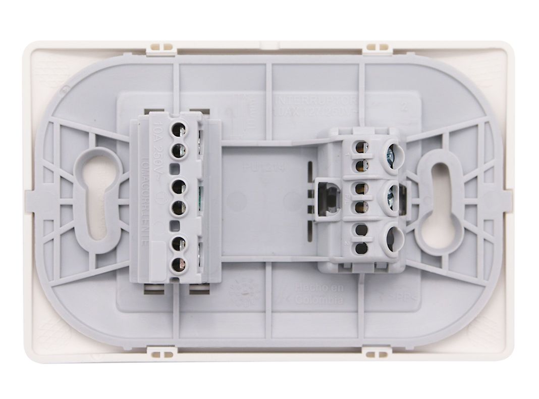 Placa armada interruptor 10A 9/12 + tomacorriente 2P+T Bticino-1