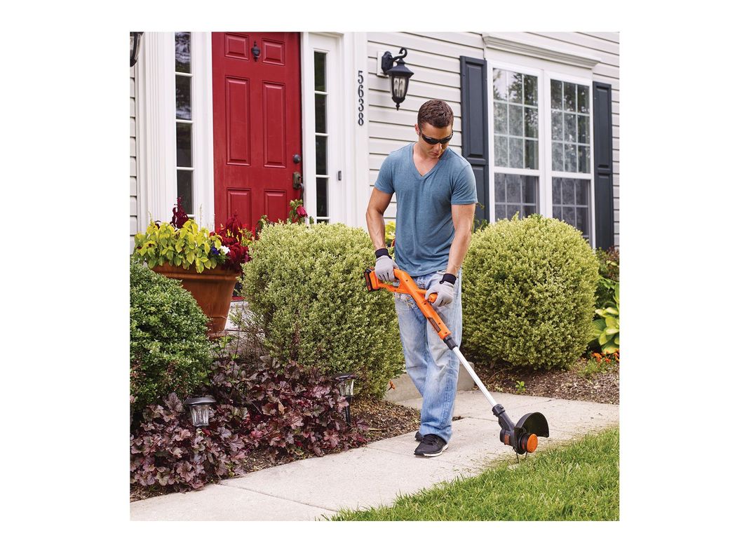 Orilladora inalámbrica 20V 10'' LST201 Black+Decker-3