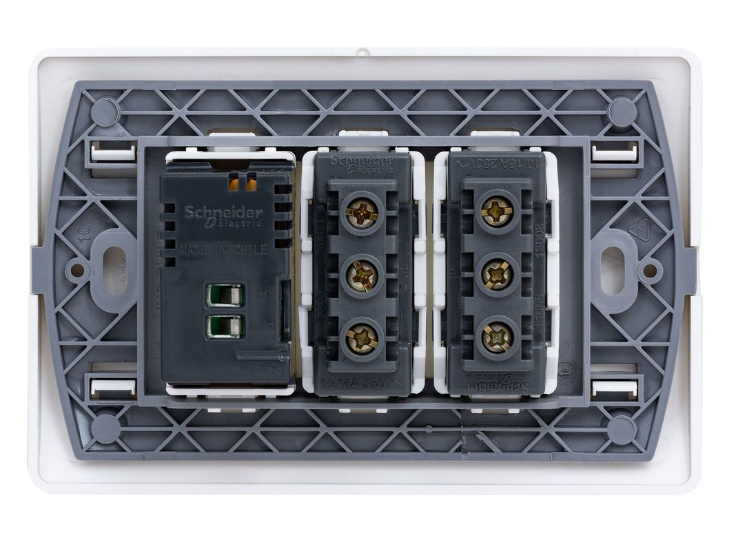 Placa armada toma corriente 2M enchufe + 1M USB Génesis Schneider-2