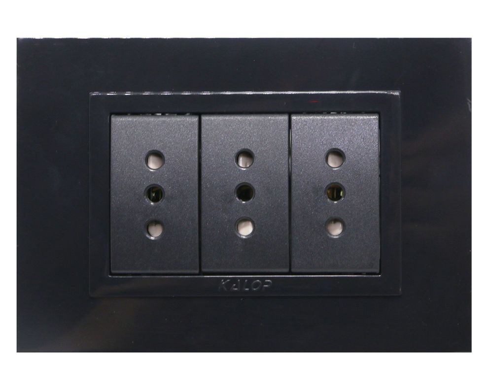 Placa armada tomacorriente triple 10/15A Zen basic negro Kalop-0
