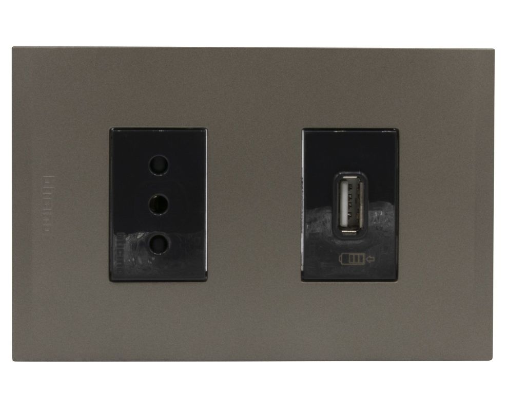 Placa armada tomacorriente 10A 2P+T + USB 10A Nóbile terra Bticino-0