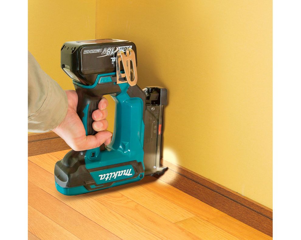 Clavadora 18V DPT353Z Makita-4