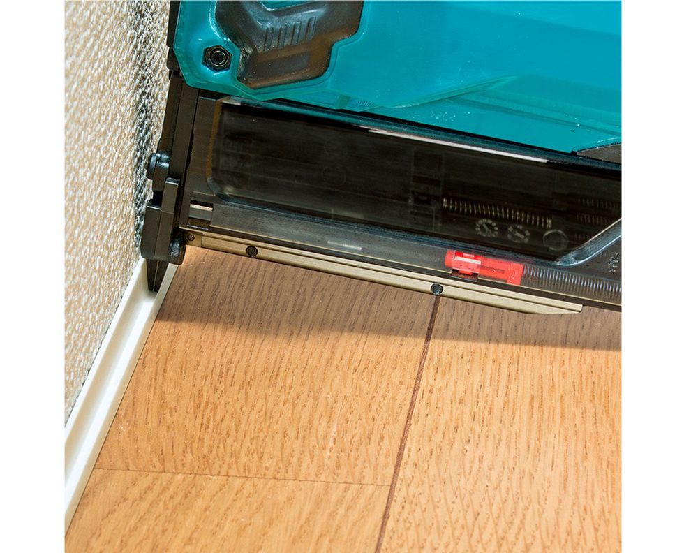 Clavadora 18V DPT353Z Makita-1