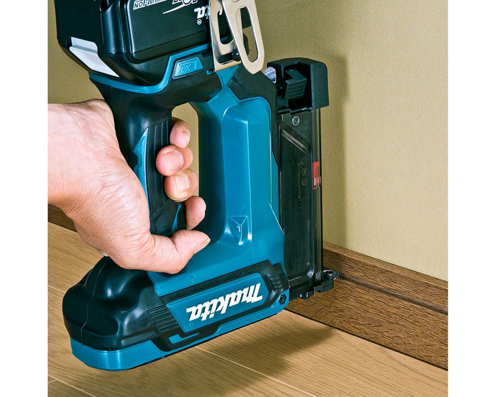 Clavadora 18V DPT353Z Makita-3