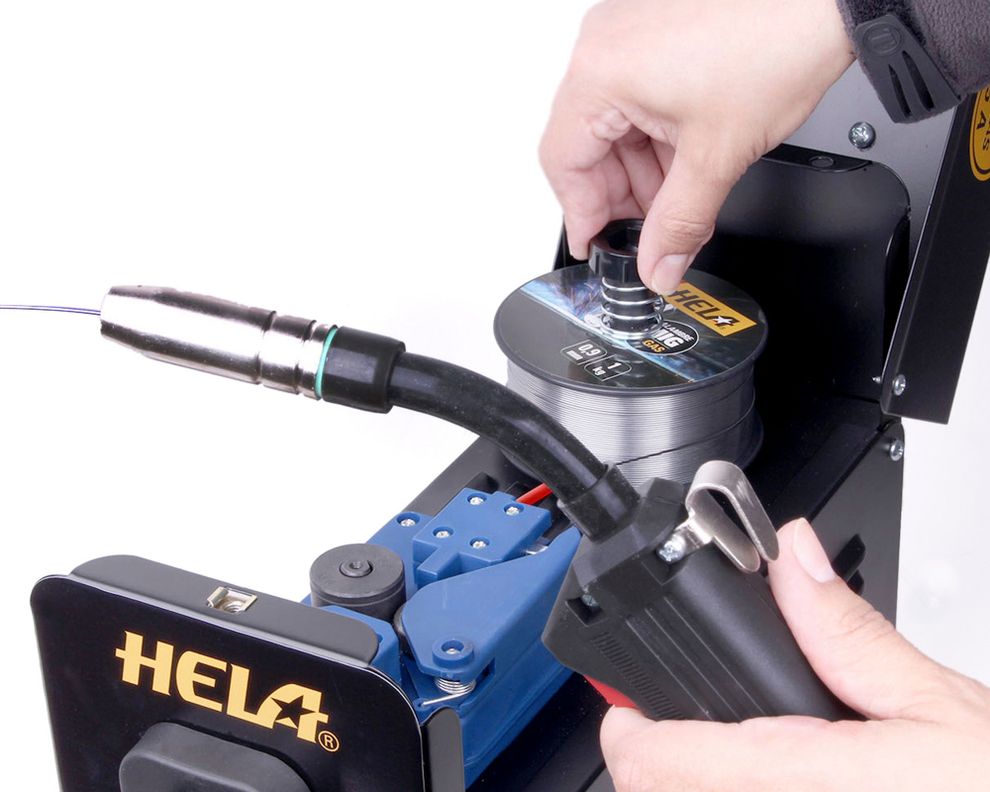 Soldadora 35-95A MIG no gas 95A Hela-1