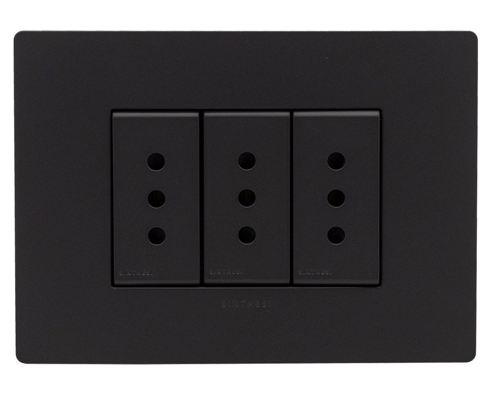 Toma corriente triple S33 10A 2500W noir mate