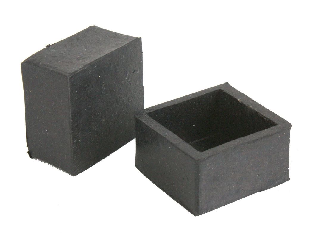 Regatón negro cuadrado 1 1/4'' Goma hogar-0