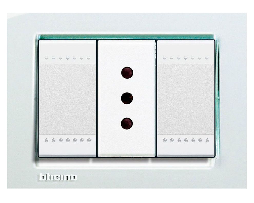 Interruptor simple con placa Kristal Bticino-1