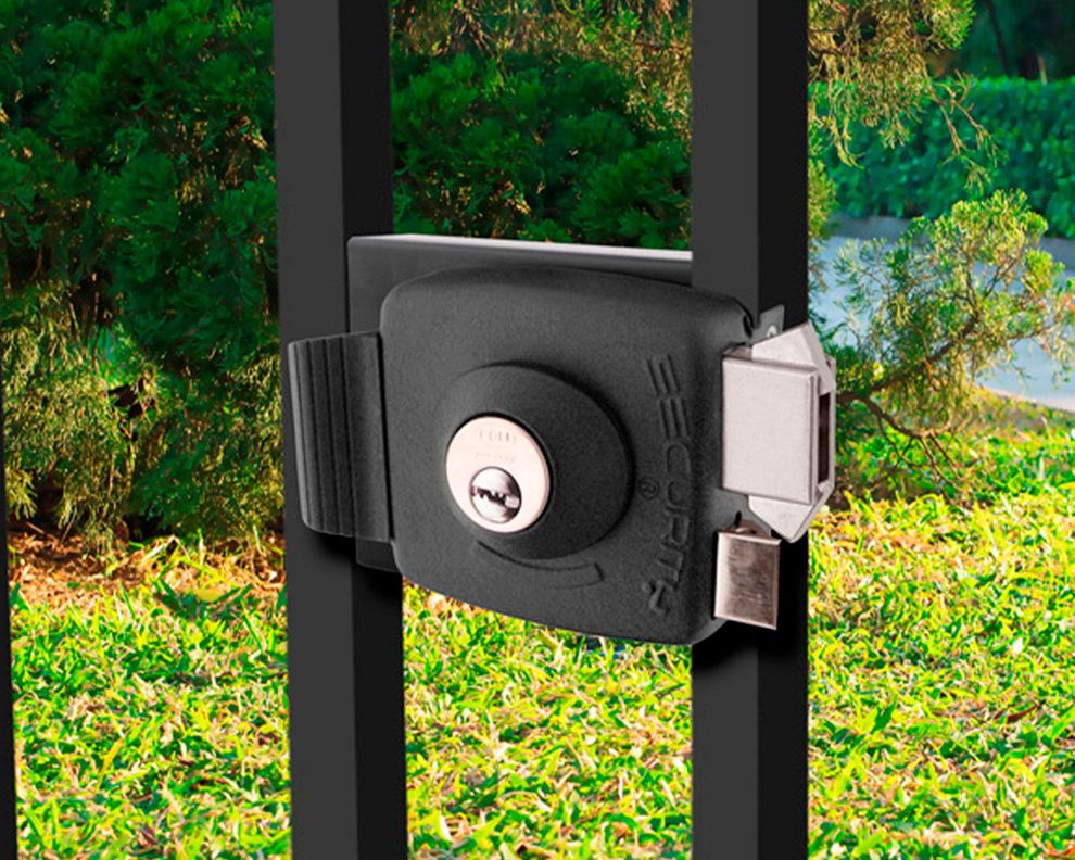 Cerradura sobreponer 30 mm cerrojo antipalanca Security negro Poli-2