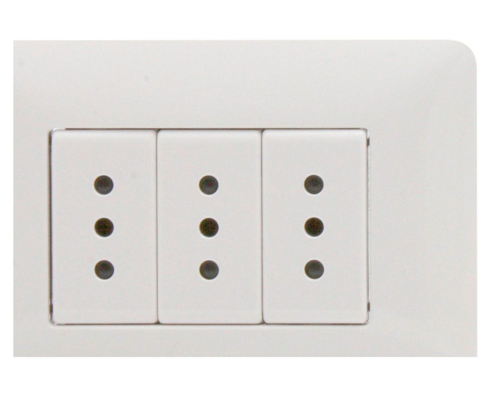 Enchufe hembra 2 p+t triple blanco armad matix Bticino-1