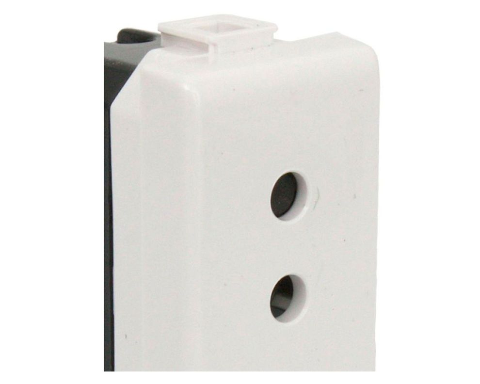 Modulo enchufe hembra 10 a 2 p+t blanco matix Bticino-1