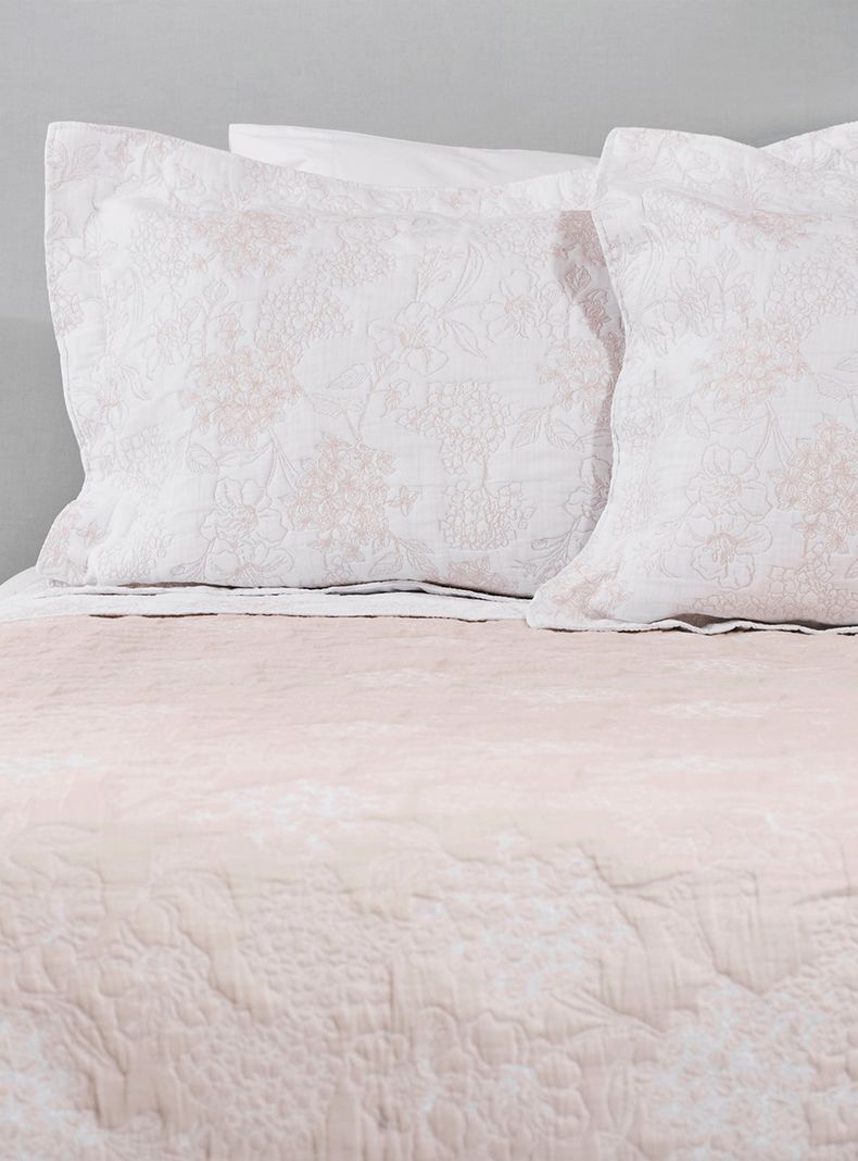 Cubrecama Jacquard Hortensias Beige Super King-1