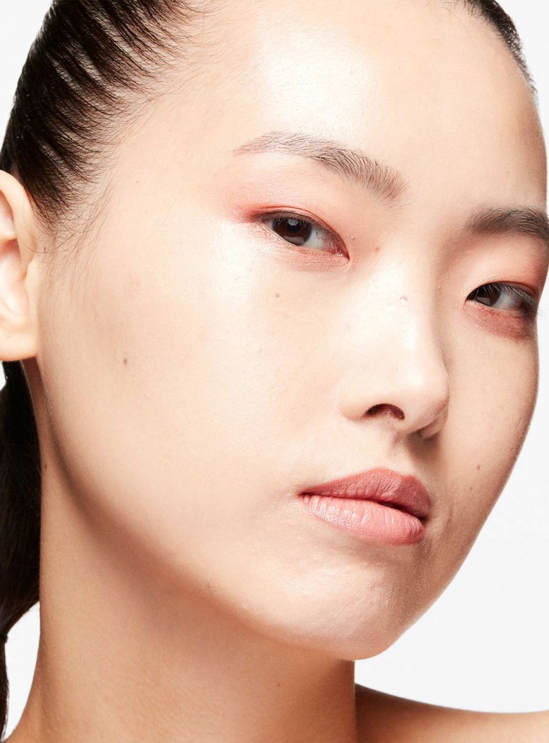 Base de Maquillaje M·A·C Strobe Dewy Skin Light 1-3