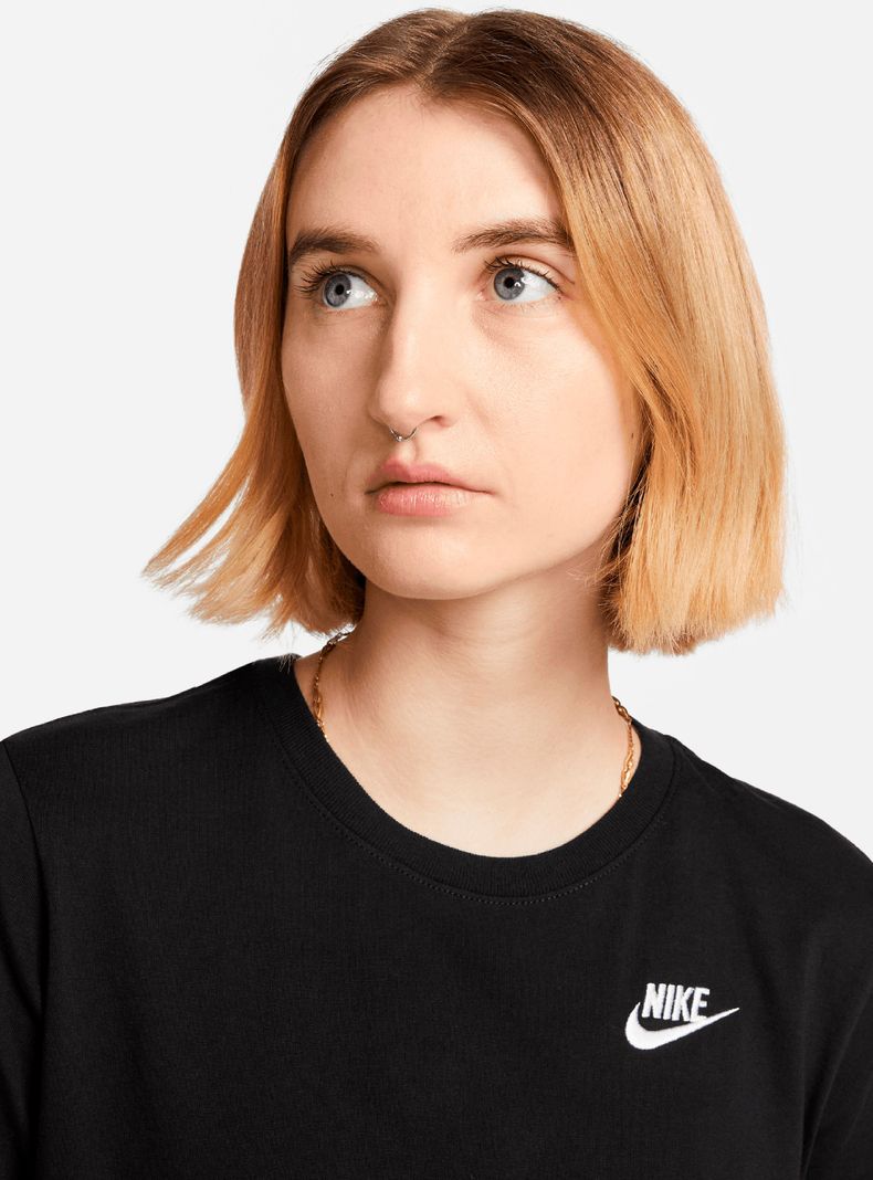 Polera Sportswear Tee Club Essentials-2
