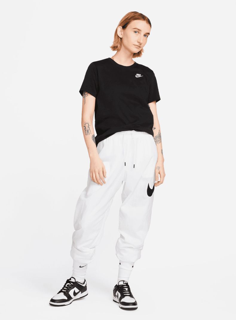 Polera Sportswear Tee Club Essentials-3
