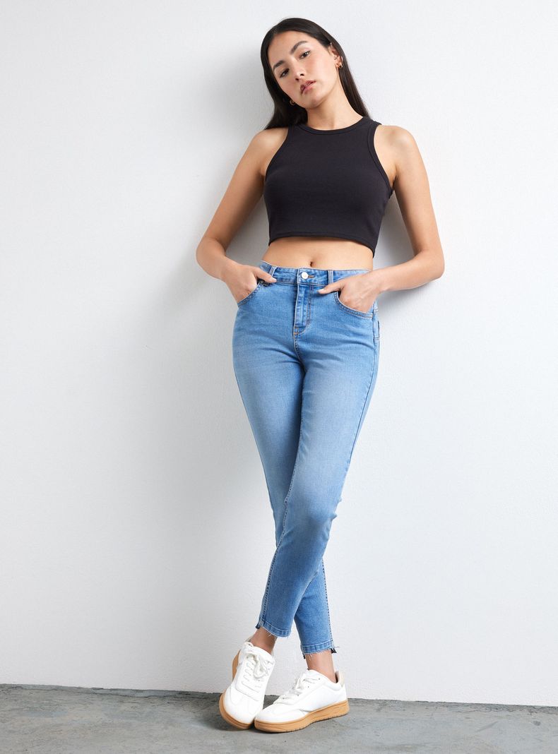 Jeans Push Up Repreve 5 Bolsillos Detalle en Basta-4