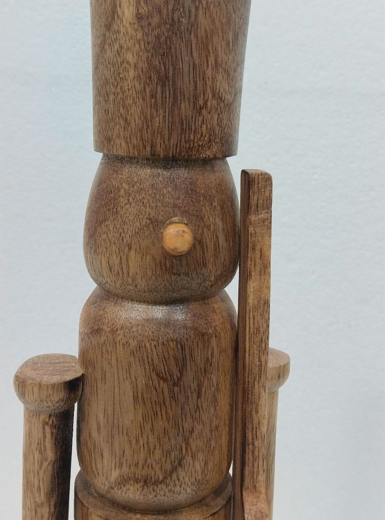 Cascanueces Madera M-2