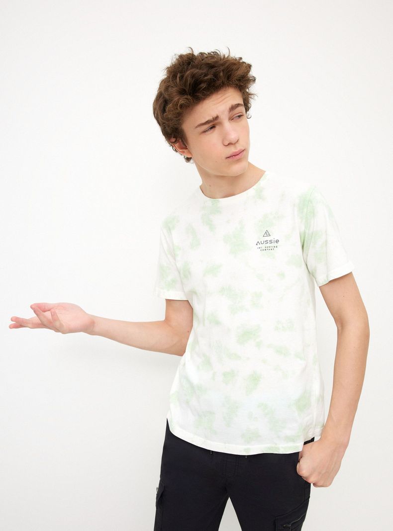 Polera Tie Dye Estampado en el Pecho y la Espalda