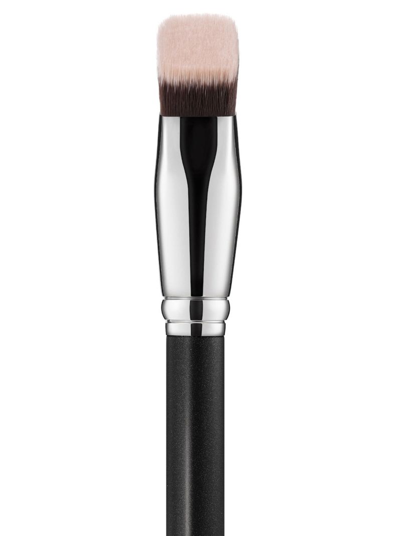 Brocha M·A·C 171S Wedge Foundation Brush-2