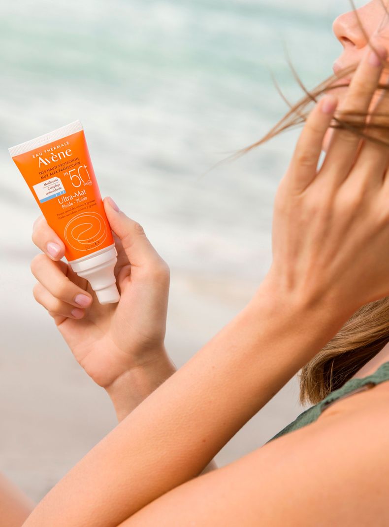 Bloqueador Fluido Ultra-Mat SPF50+ Sin Color 50 ml-5