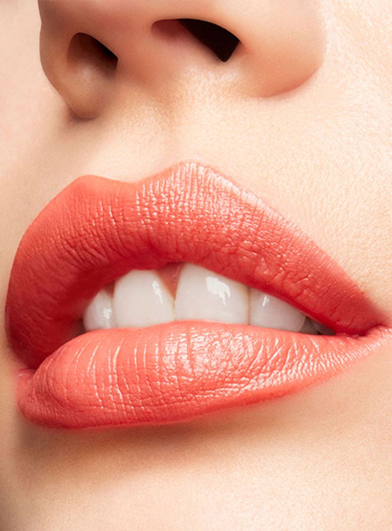 Labial Lustreglass Sheer-Shine Lipstick Kissmet 3 g-3