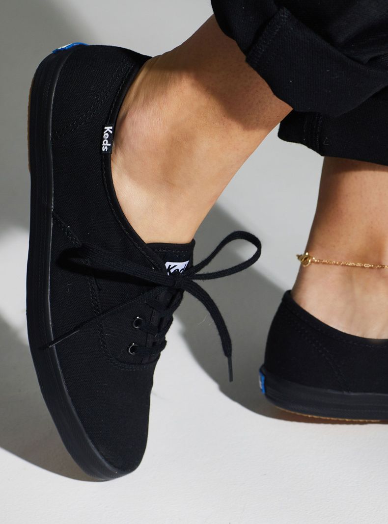 Zapatilla Urbana Champion Black Mujer-1