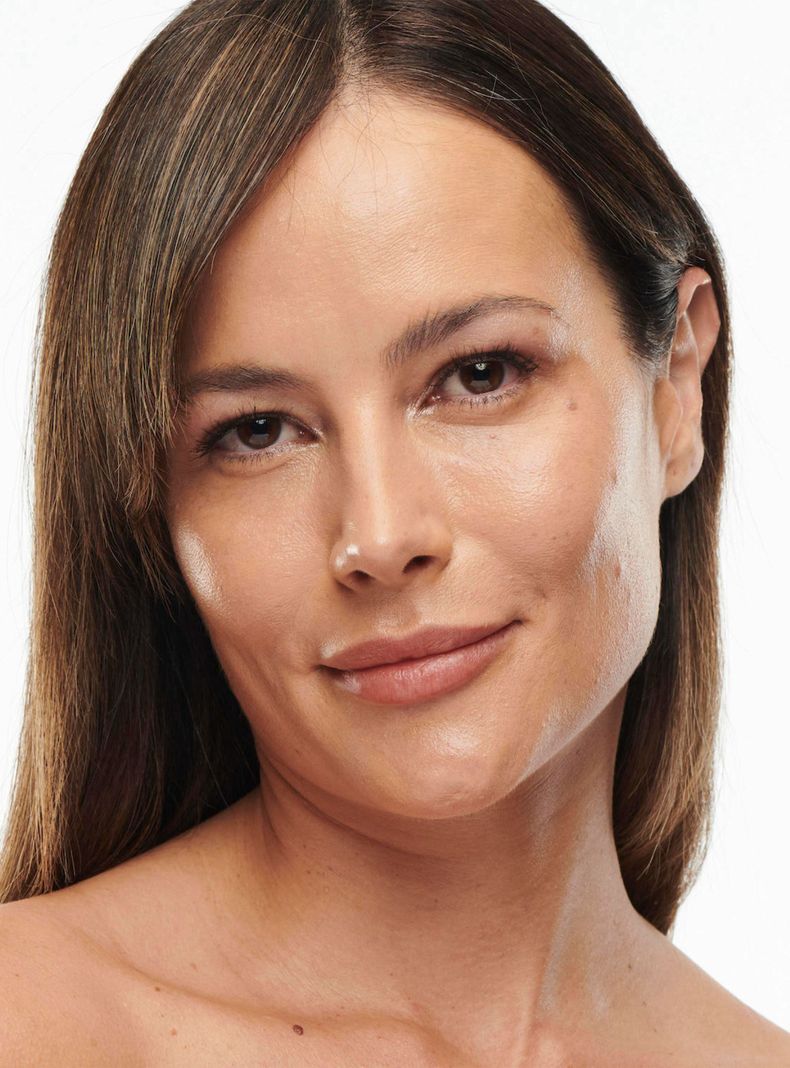 Base de Maquillaje M·A·C Studio Radiance Serum Powered Foundation NC30 30 ml-3
