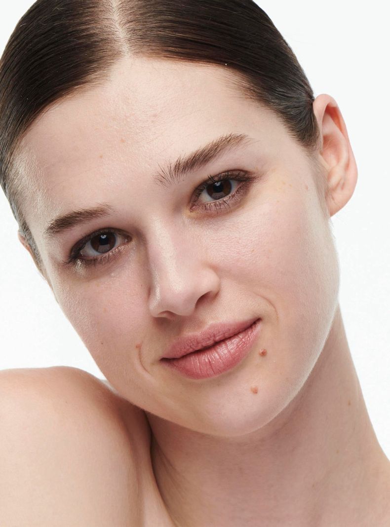 Base de Maquillaje M·A·C Studio Radiance Serum Powered Foundation NC10 30 ml-2