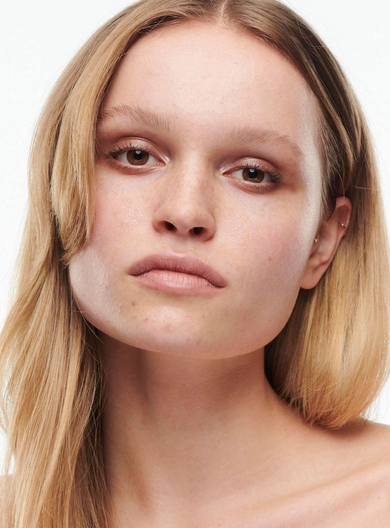 Base de Maquillaje M·A·C Studio Radiance Serum Powered Foundation N32 30 ml-2