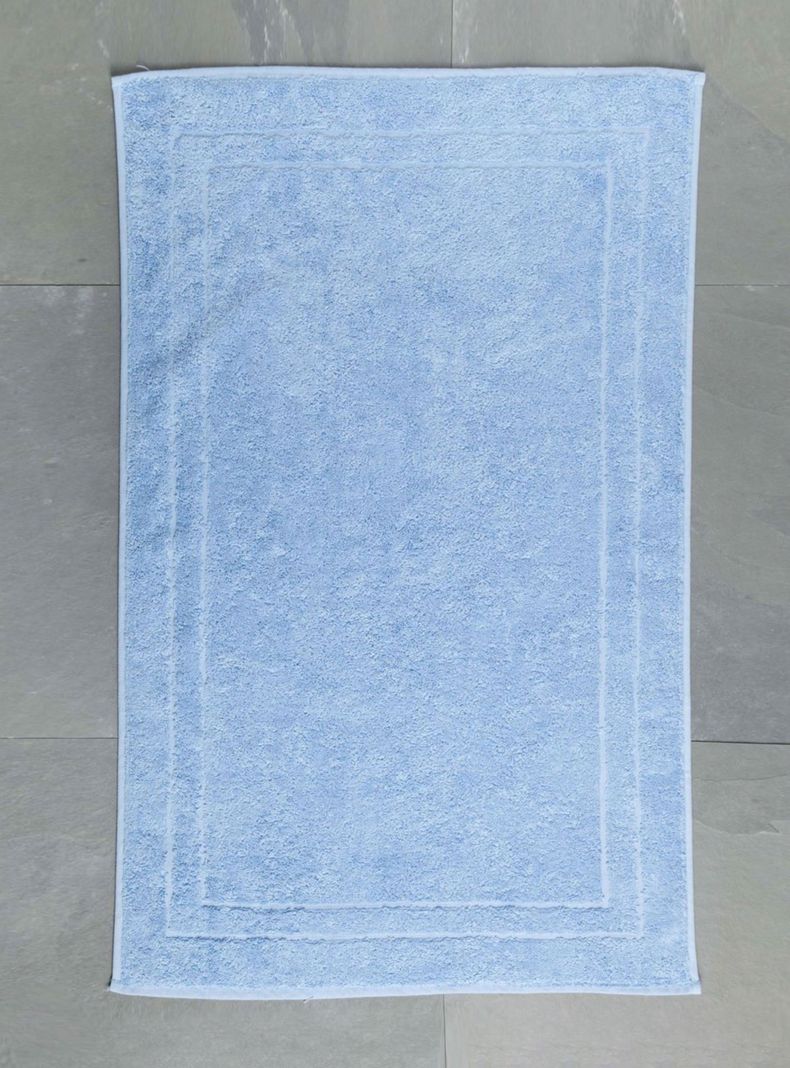 Toalla Lourdes de Piso 50 x 80 cm Celeste 700 grs.-0
