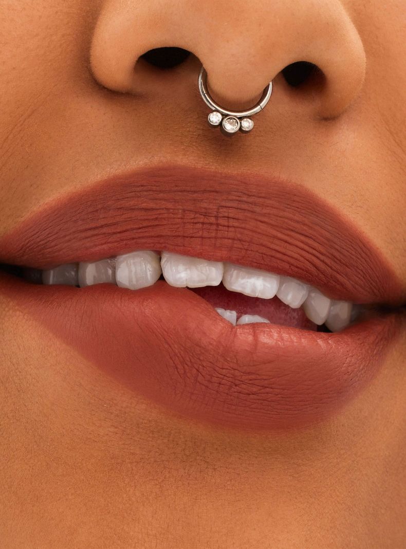 Labial M·A·C Locked Kiss Lipstick Meticulous 1.8 g-3