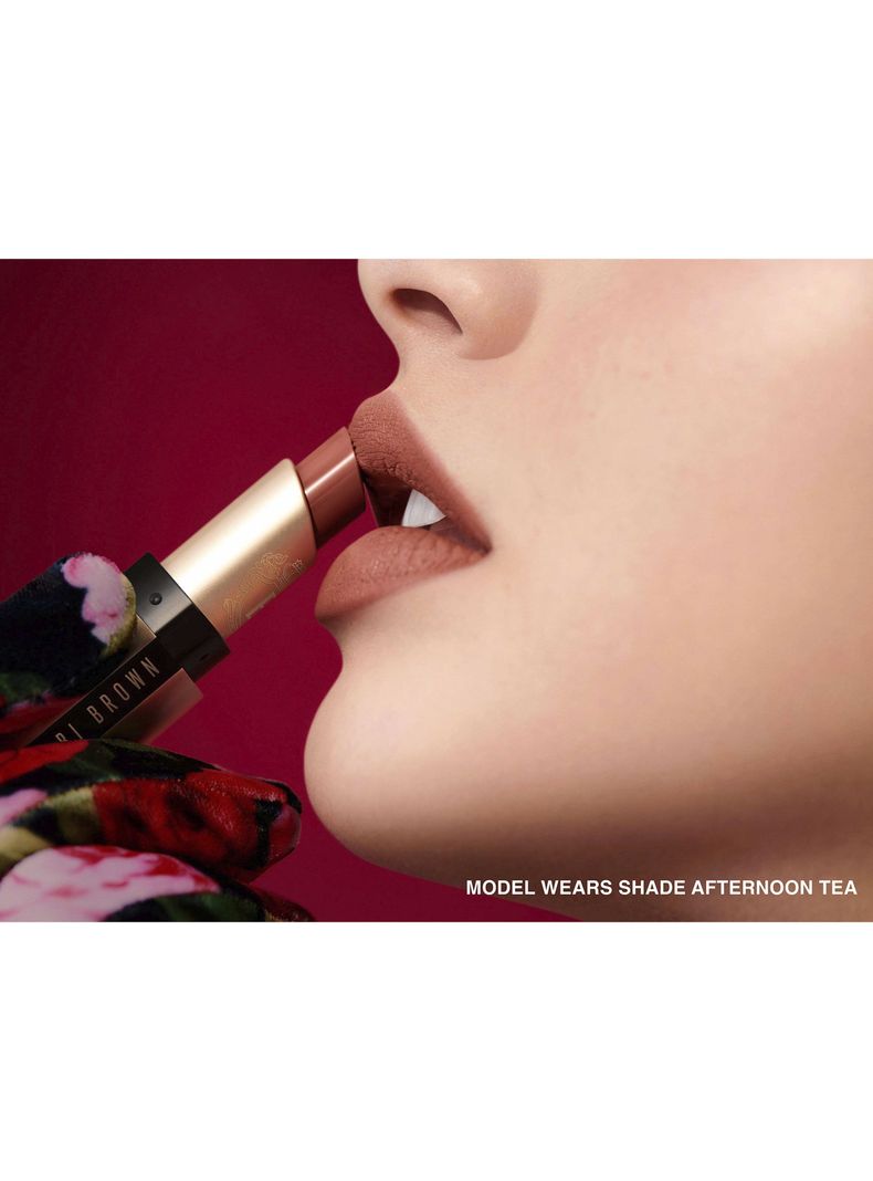Labial Bobbi Brown Luxe Matte Lipstick Boss Pink 3.5g-3