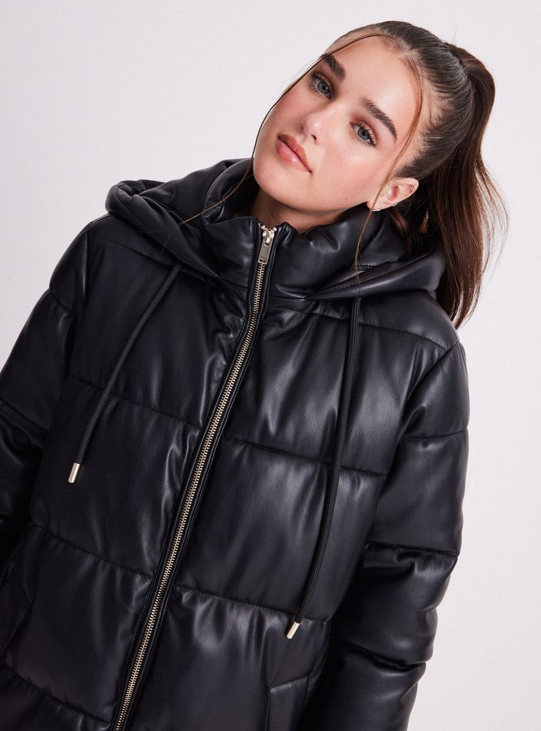 Parka Ecocuero Larga Con Gorro-3