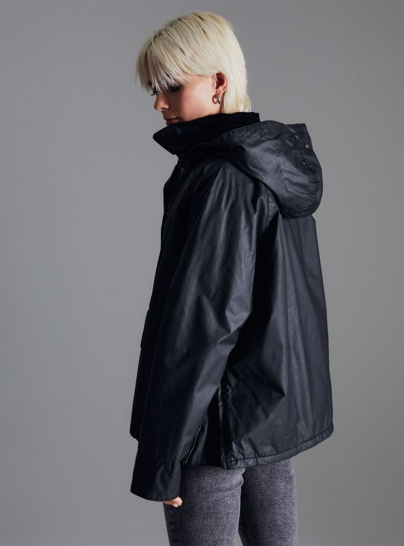 Chaqueta Encerada Con Gorro-1