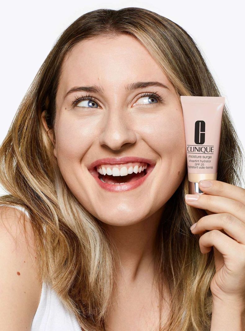 Moisture Surge Sheertint Hydrator SPF 25 02 Light-2