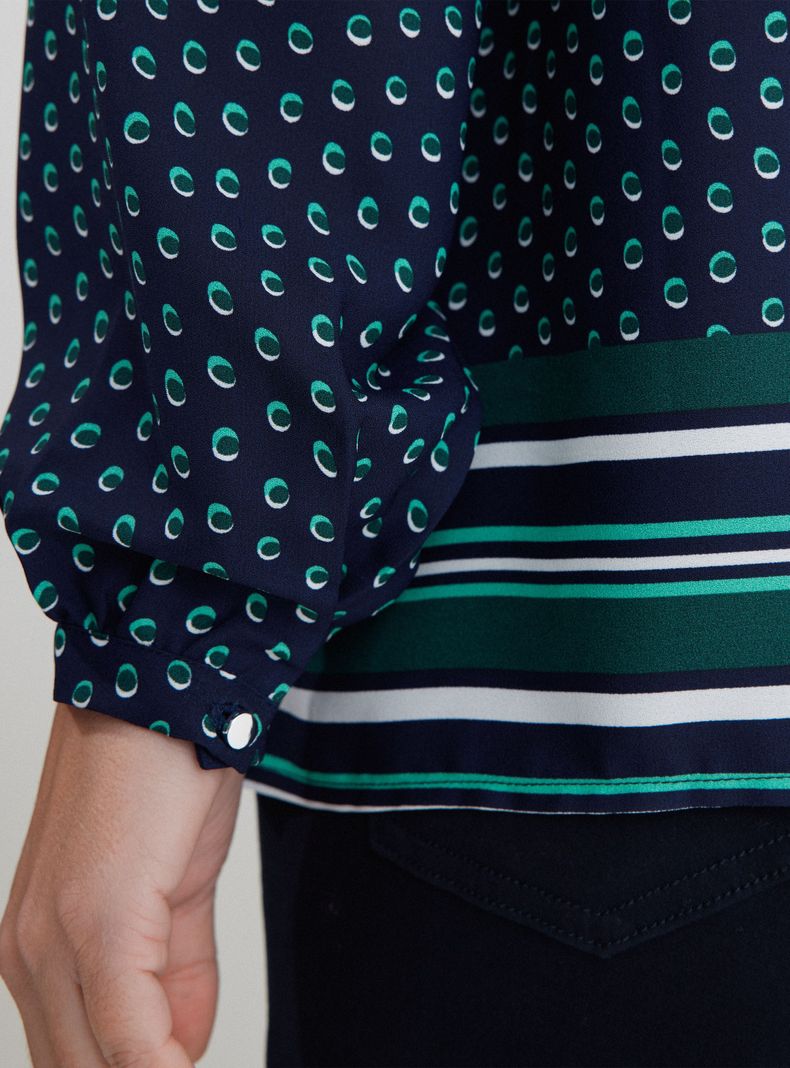 Blusa Estampada Escote V-3