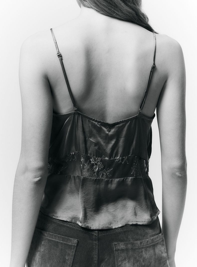 Blusa Lencera Satinada con Encaje-3