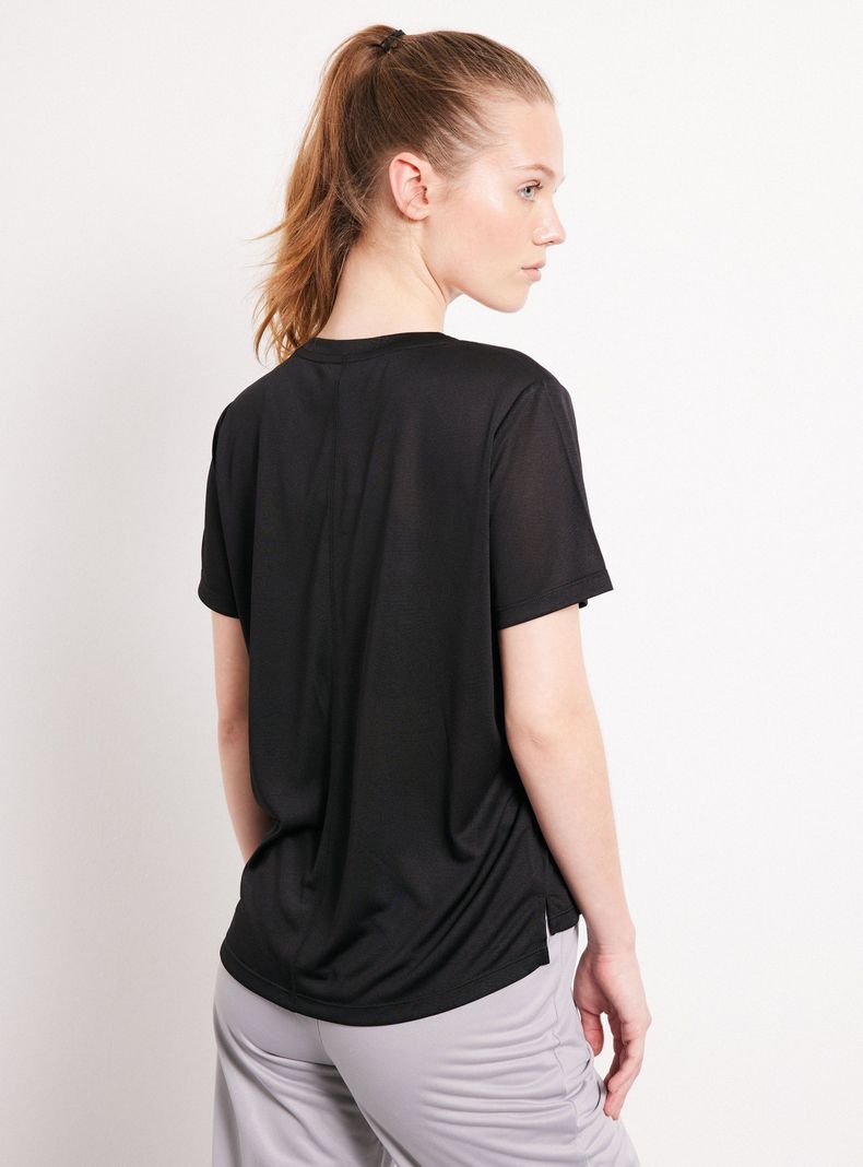Polera Técnica Con Diseño Tono Sobre Tono-1