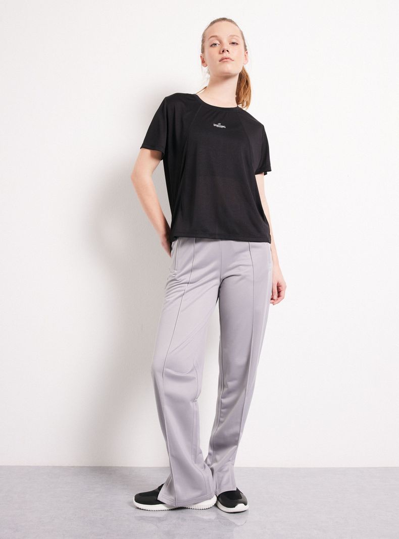 Polera Técnica Con Diseño Tono Sobre Tono-4