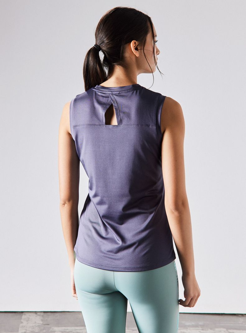 Polera Técnica Corte Cuello Espalda-1