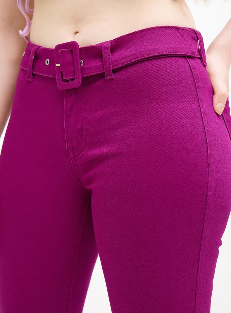 Jeans Con Cinturón Color Tiro Alto-2