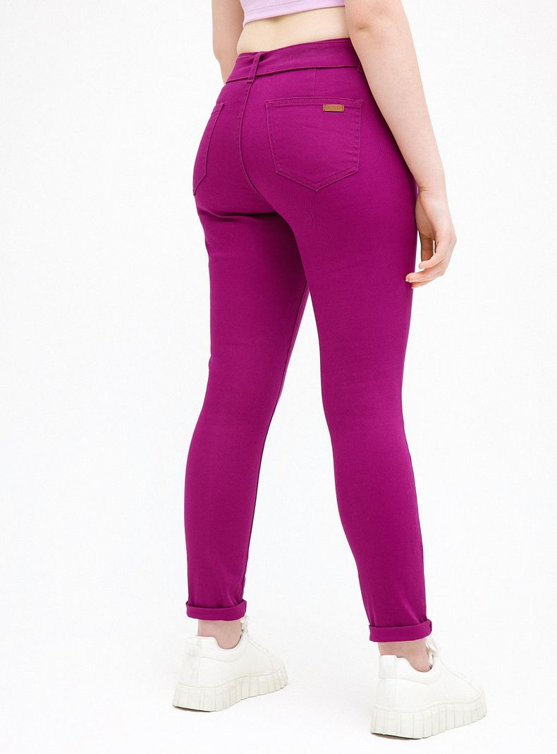 Jeans Con Cinturón Color Tiro Alto-1