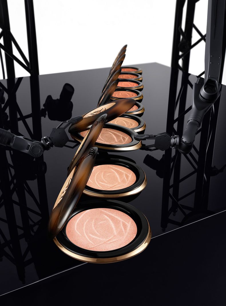 Iluminador Teint Idole Ultra Wear C.E. Skin Transforming Highlighter Tono 01 Lancôme-4